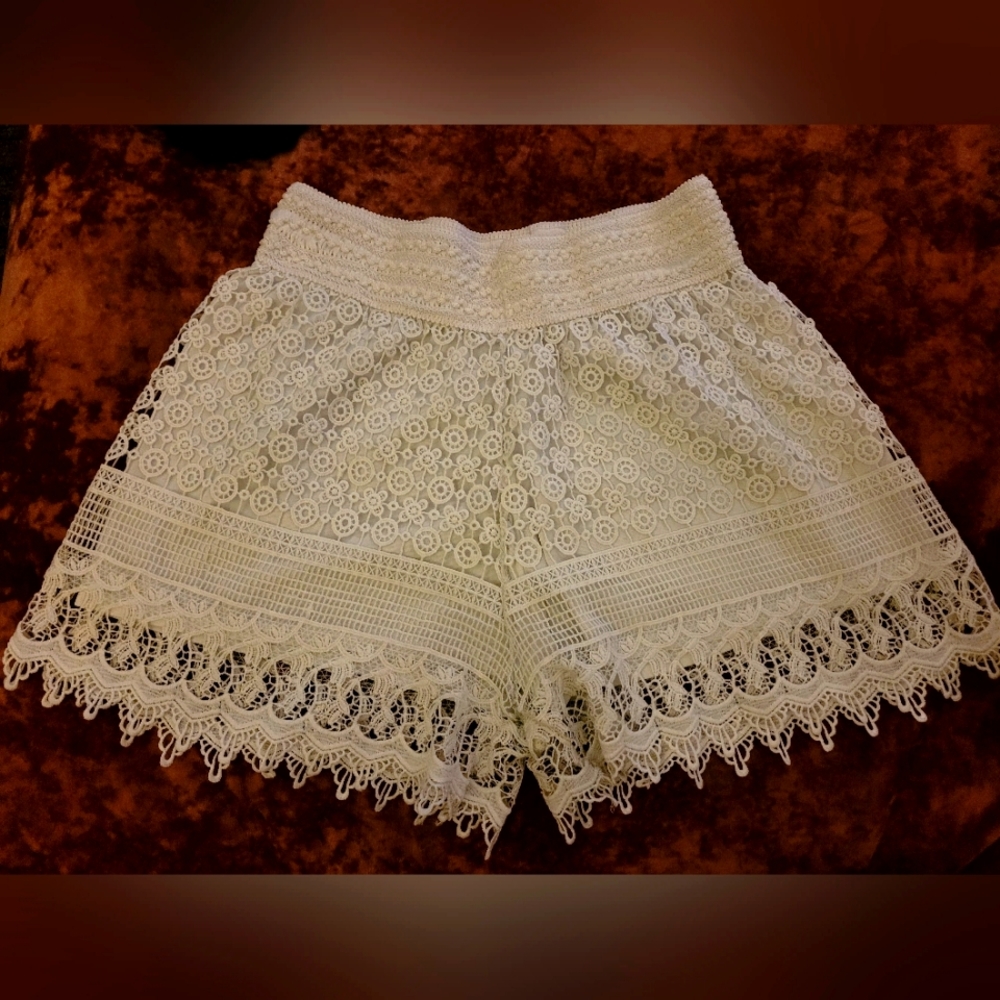 Off-white, lace shorts